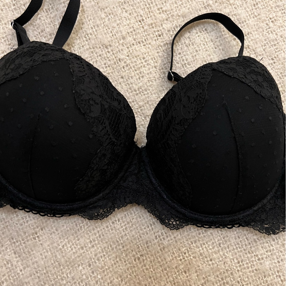 Victoria’s Secret Dream Angels Black lace bra 36D